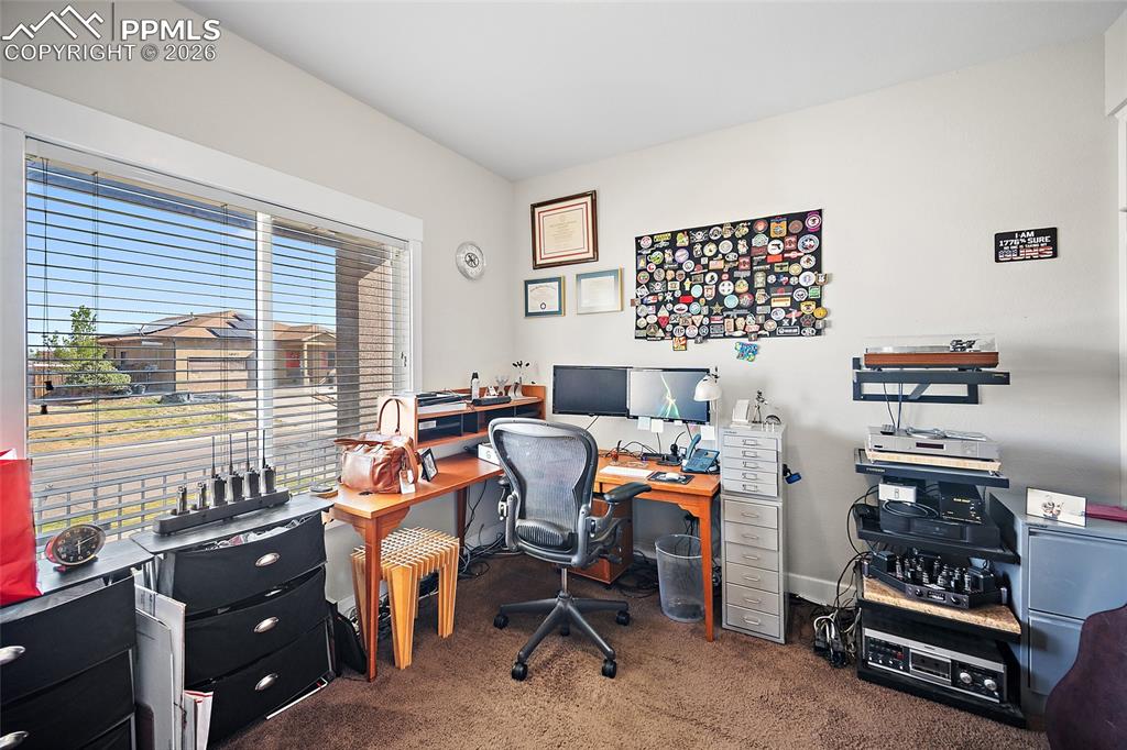 Image 23 of 49: Office