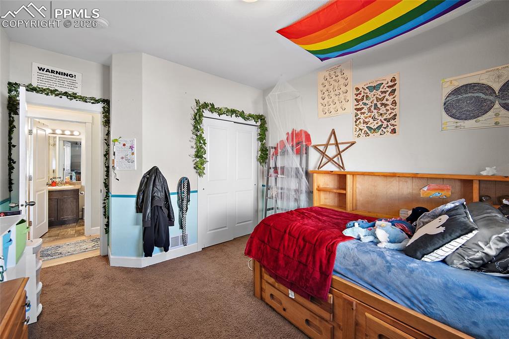 Image 32 of 49: Bedroom