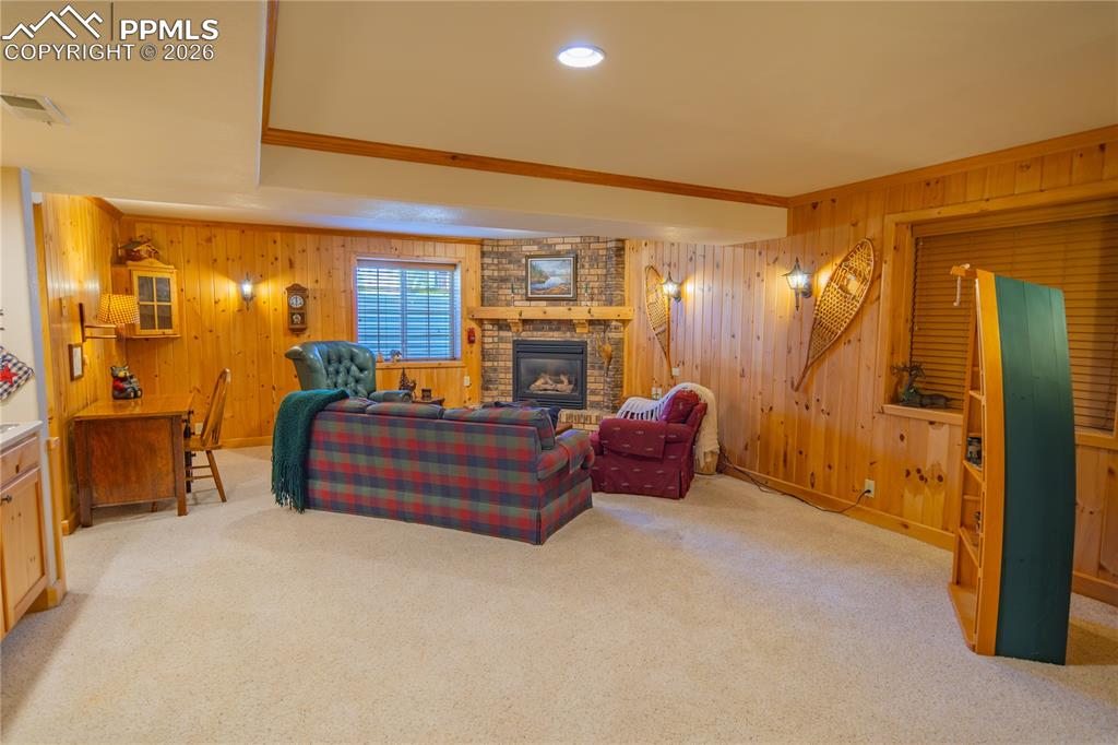 Image 33 of 44: Living Room