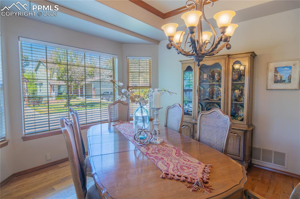 Image 7 of 44: Dining Area