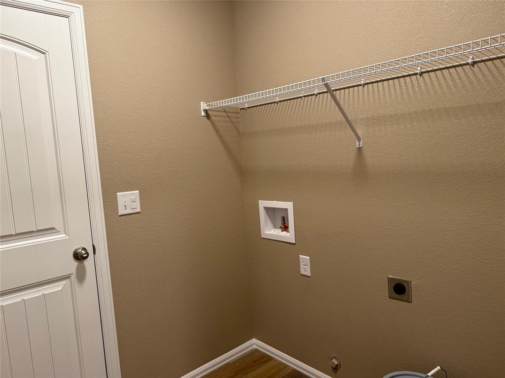 Image 18 of 30: Laundry