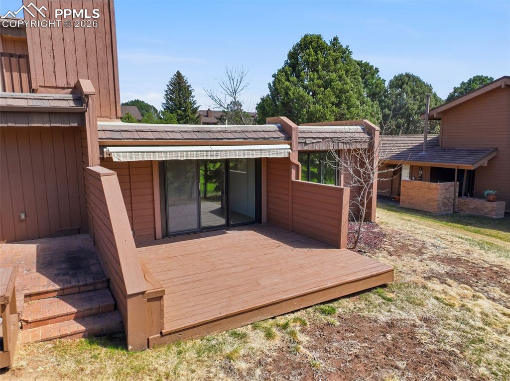 Image 46 of 50: Deck