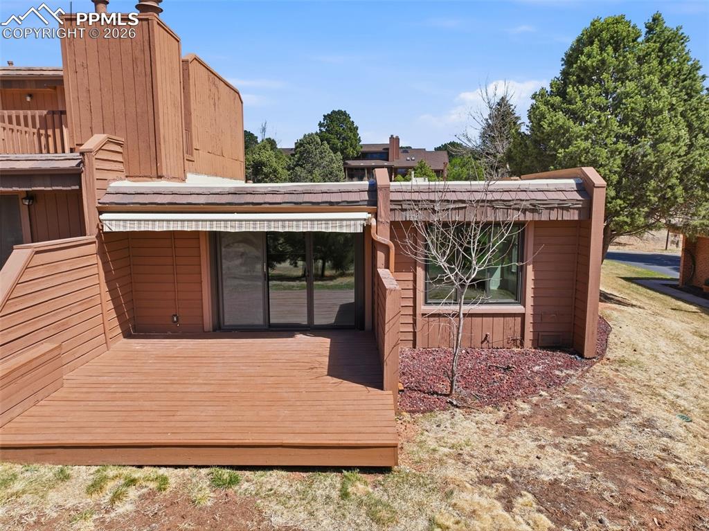 Image 47 of 50: Deck