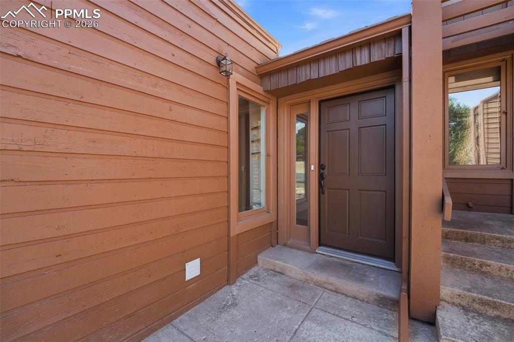 Image 6 of 50: Entry