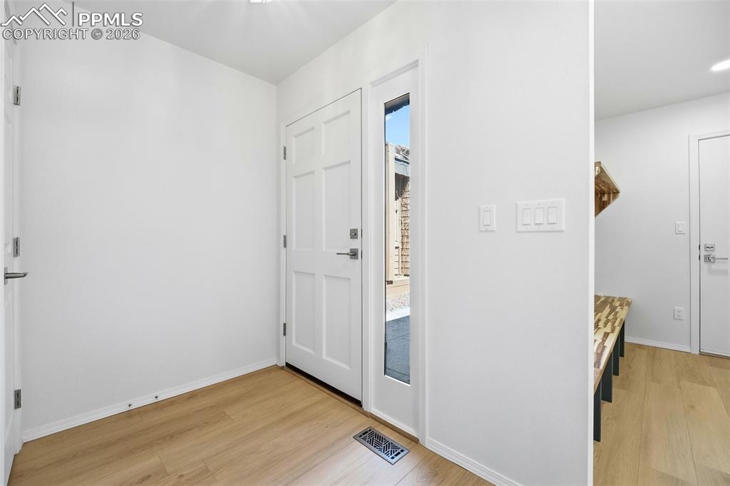 Image 9 of 50: Entry