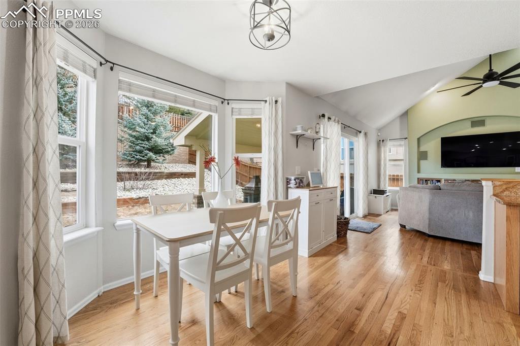 Image 12 of 50: Dining Area