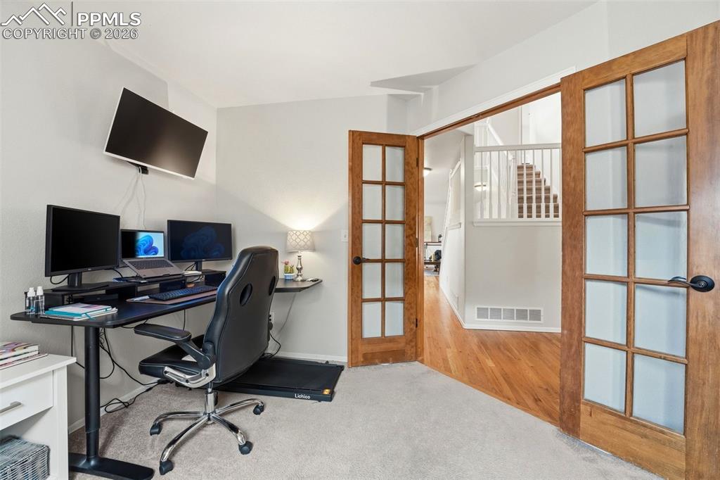 Image 22 of 50: Home Office