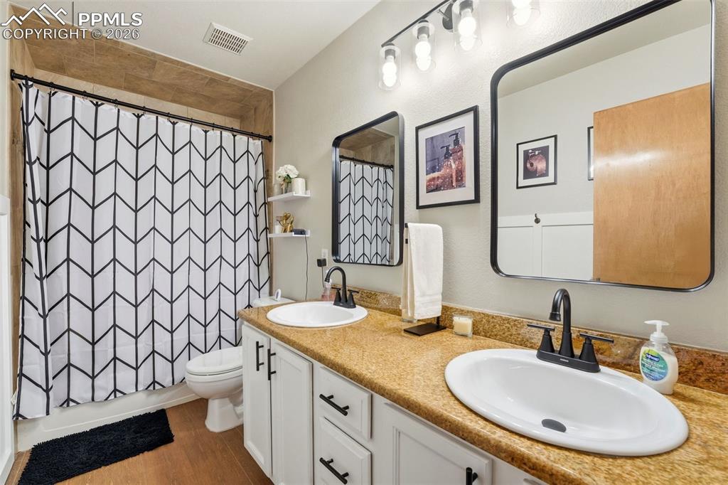 Image 37 of 50: Upper Hall Bath