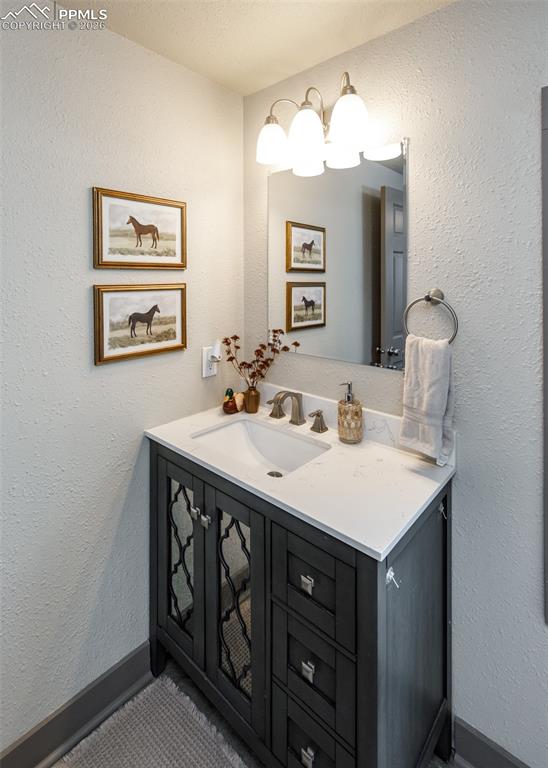 Image 25 of 50: Bathroom