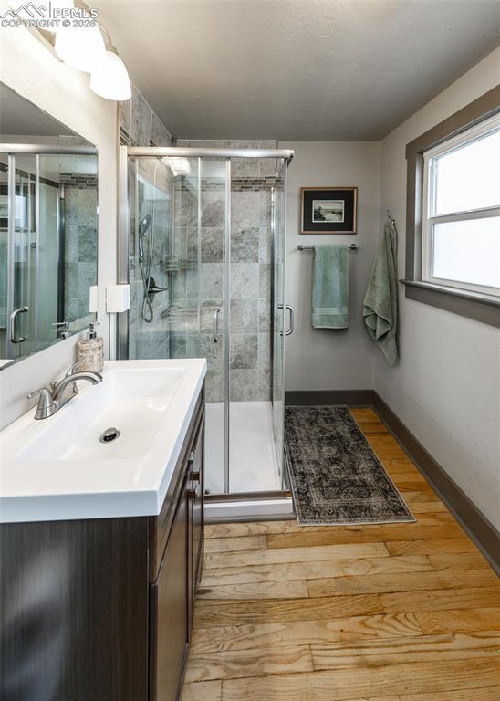 Image 35 of 50: Bathroom