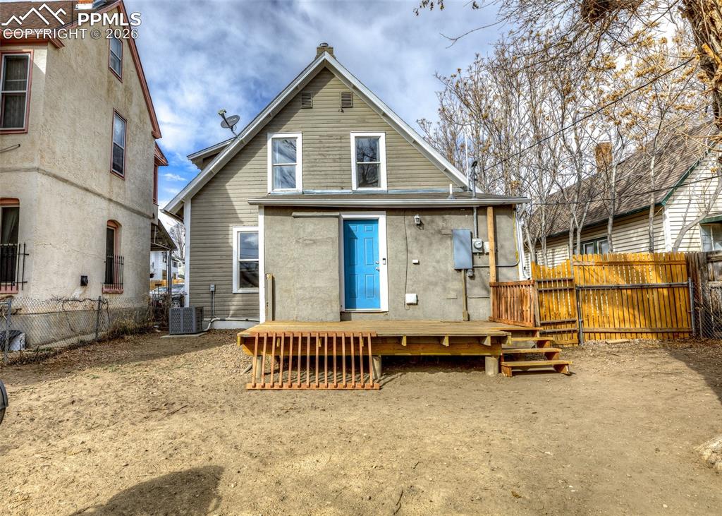 Image 44 of 50: Back of Structure