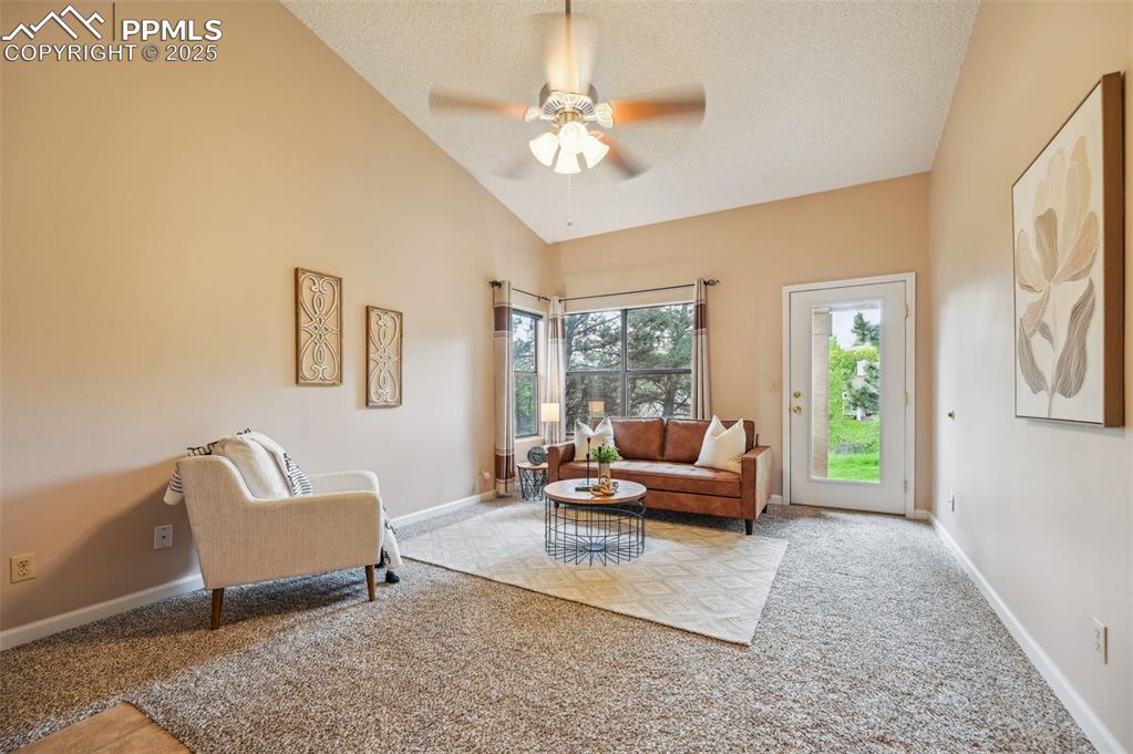 Image 15 of 31: Living Room