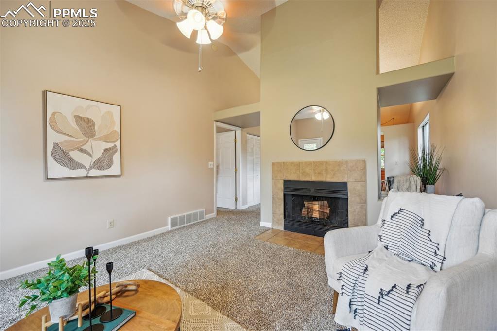 Image 16 of 31: Living Room