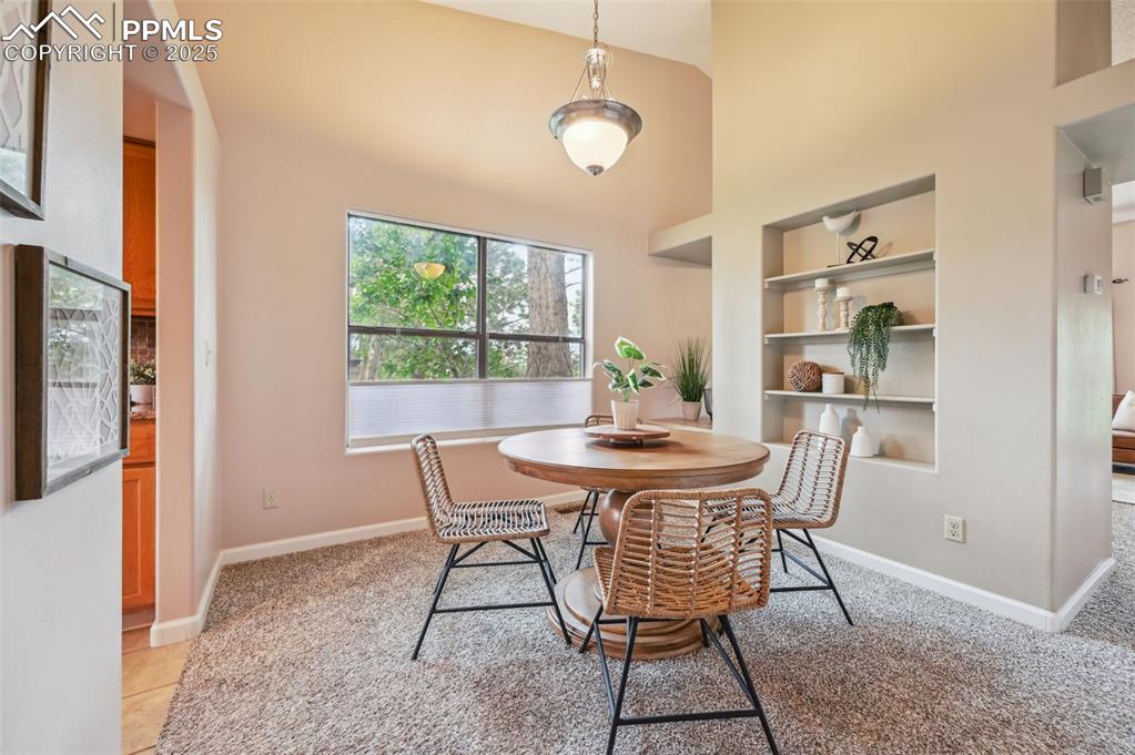 Image 5 of 31: Dining Area