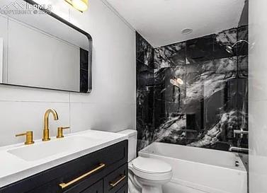 Image 5 of 15: Bathroom