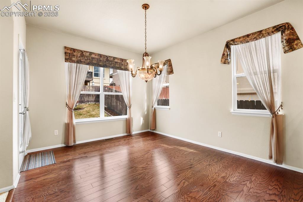 Image 10 of 38: Dining Area