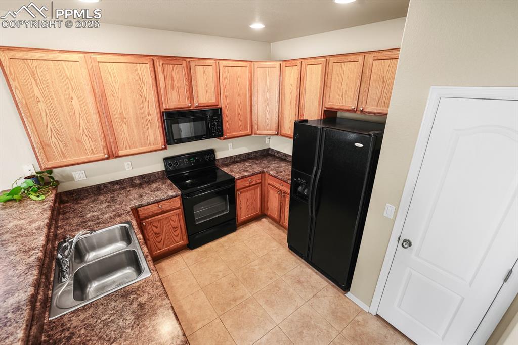 Image 9 of 38: Kitchen Area