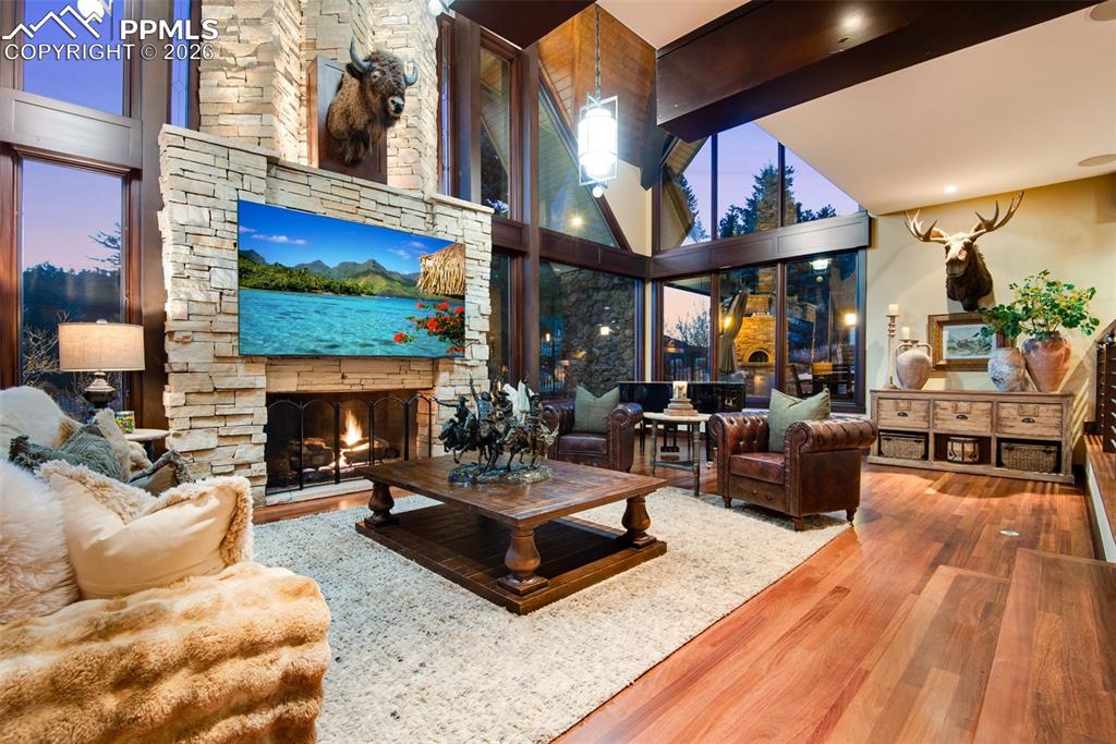 Image 11 of 50: Patio