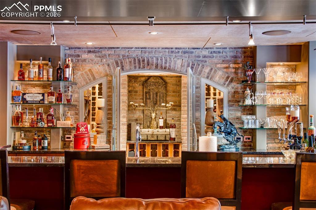 Image 27 of 50: Bathroom