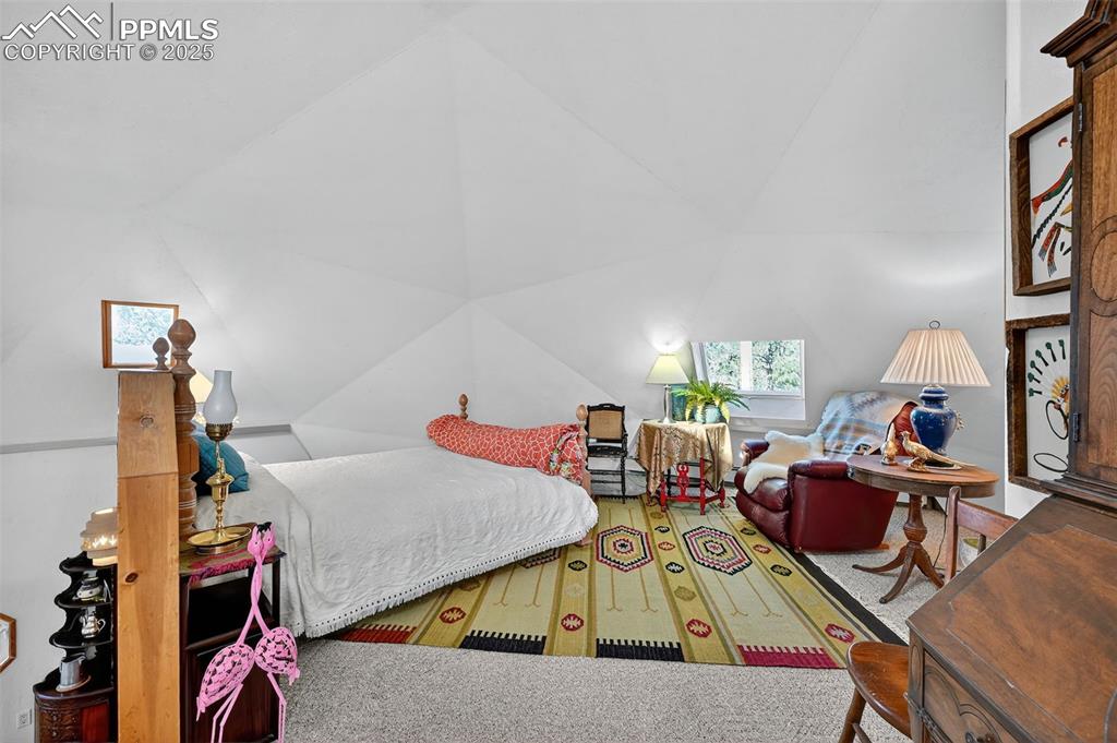 Image 19 of 43: Bedroom