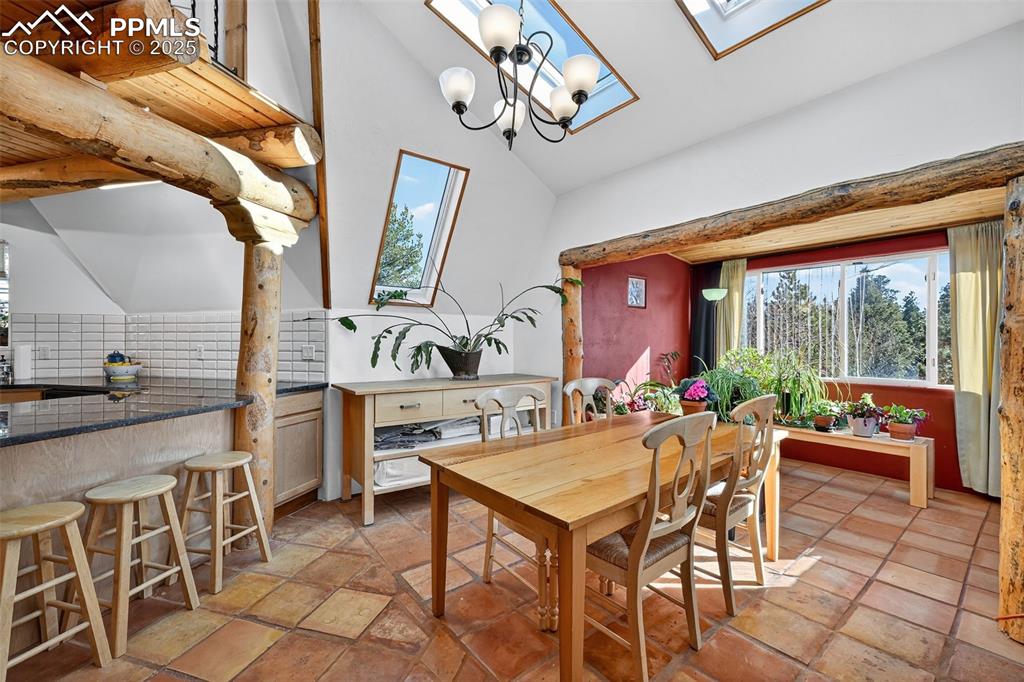 Image 9 of 43: Dining Area