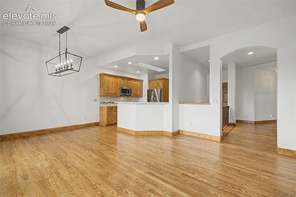 Image 12 of 42: Dining Area
