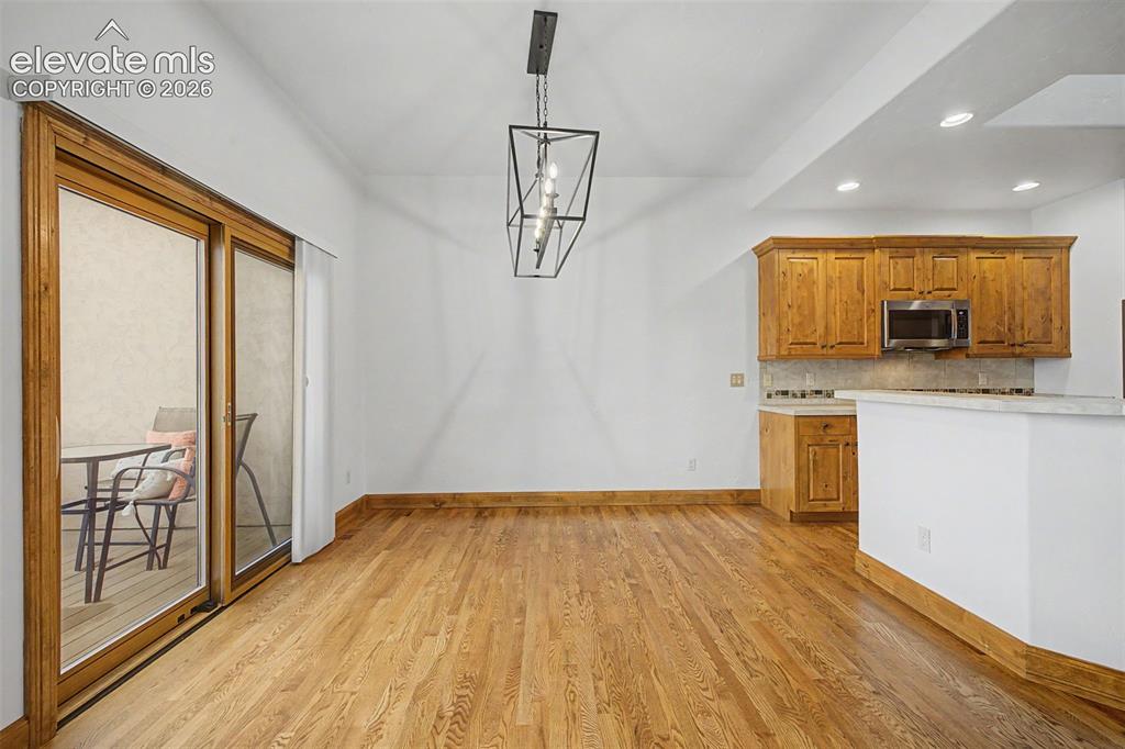 Image 13 of 42: Dining Area