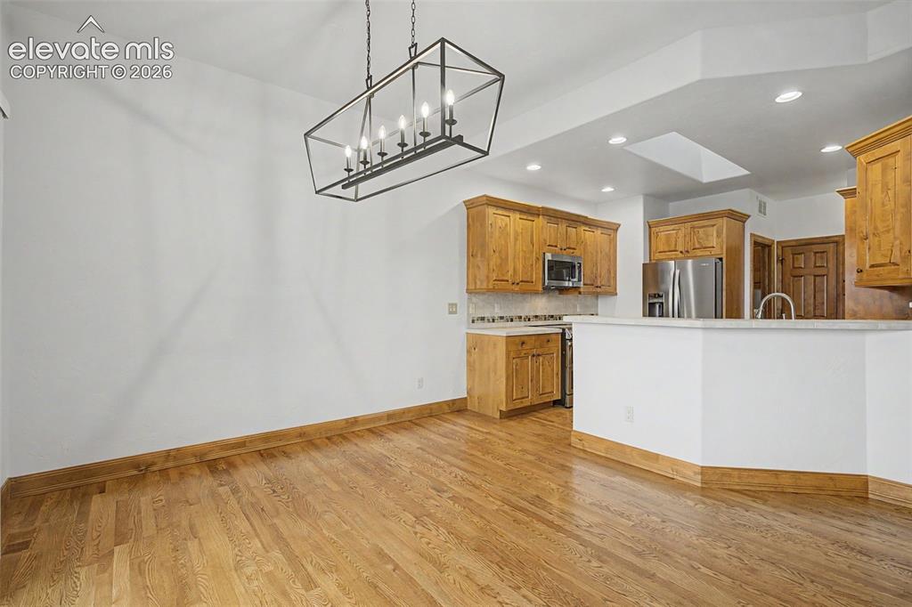 Image 15 of 42: Dining Area