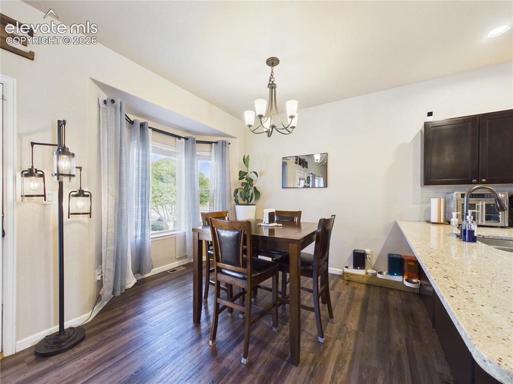 Image 10 of 37: Dining Area