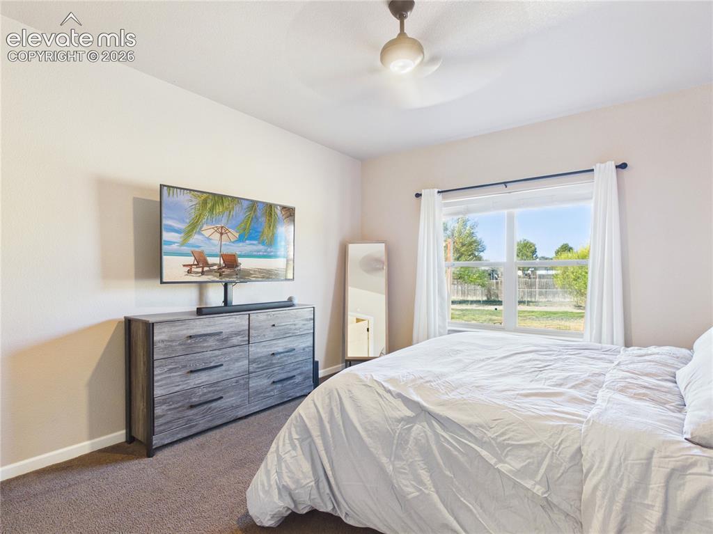 Image 14 of 37: Bedroom