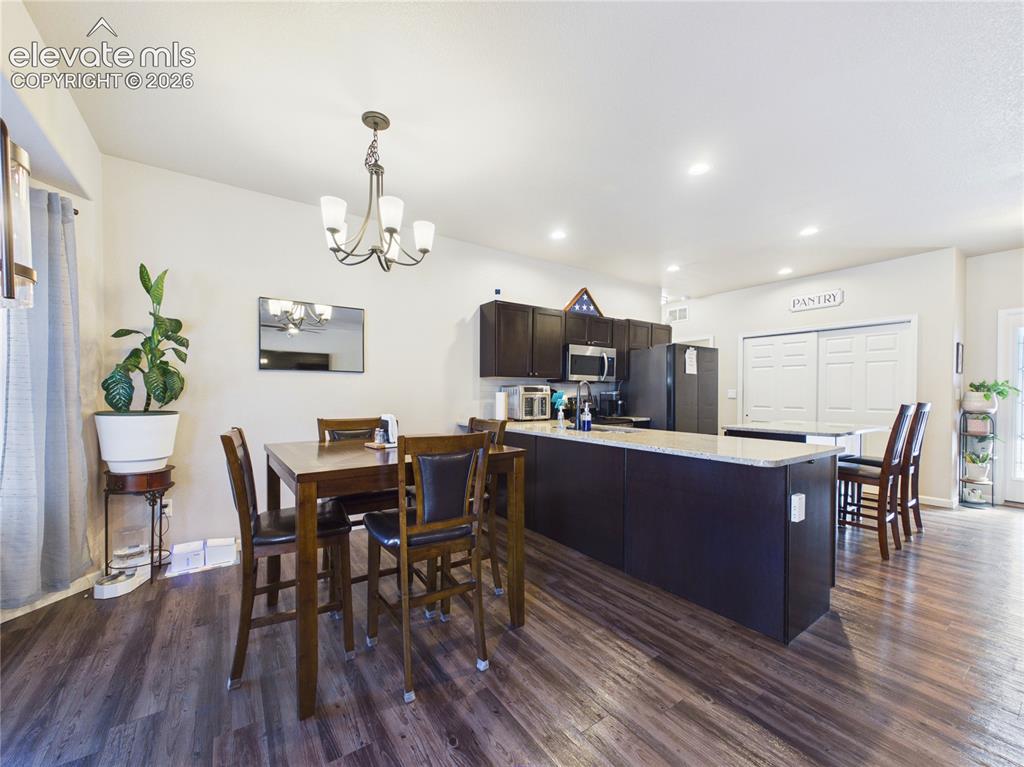 Image 9 of 37: Dining Area