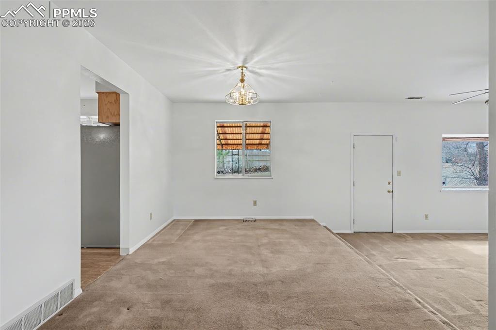 Image 10 of 44: Dining Area