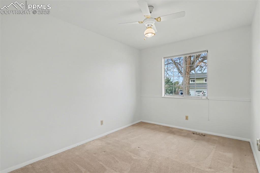 Image 28 of 44: Bedroom