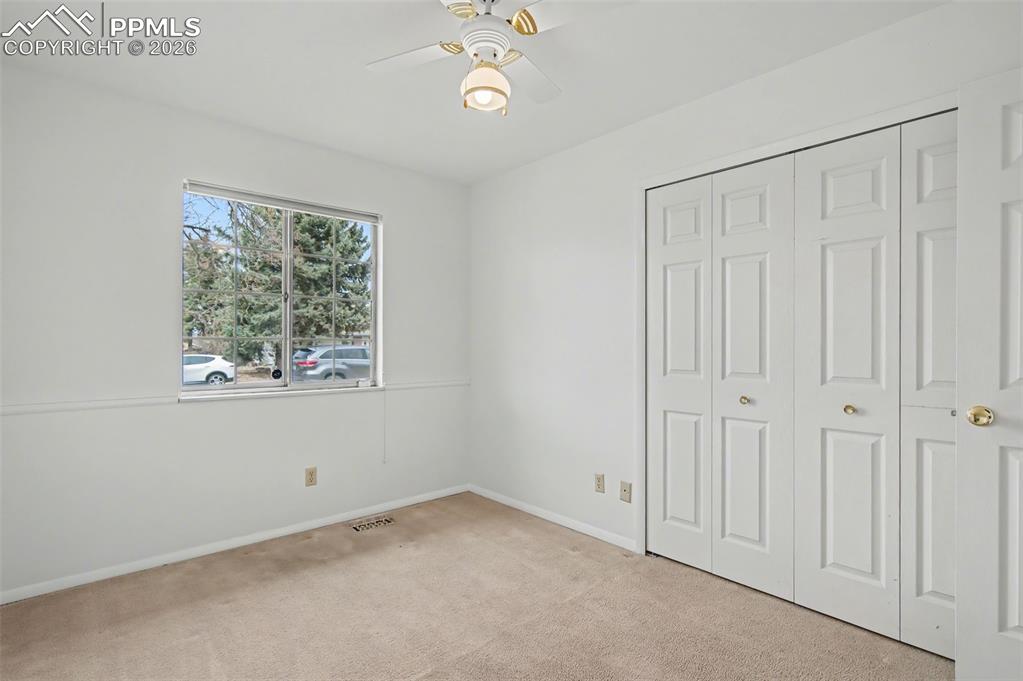 Image 29 of 44: Bedroom