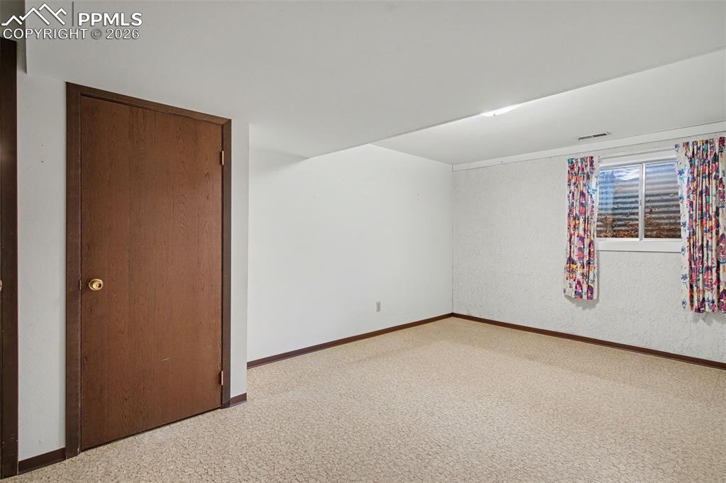 Image 36 of 44: Bedroom