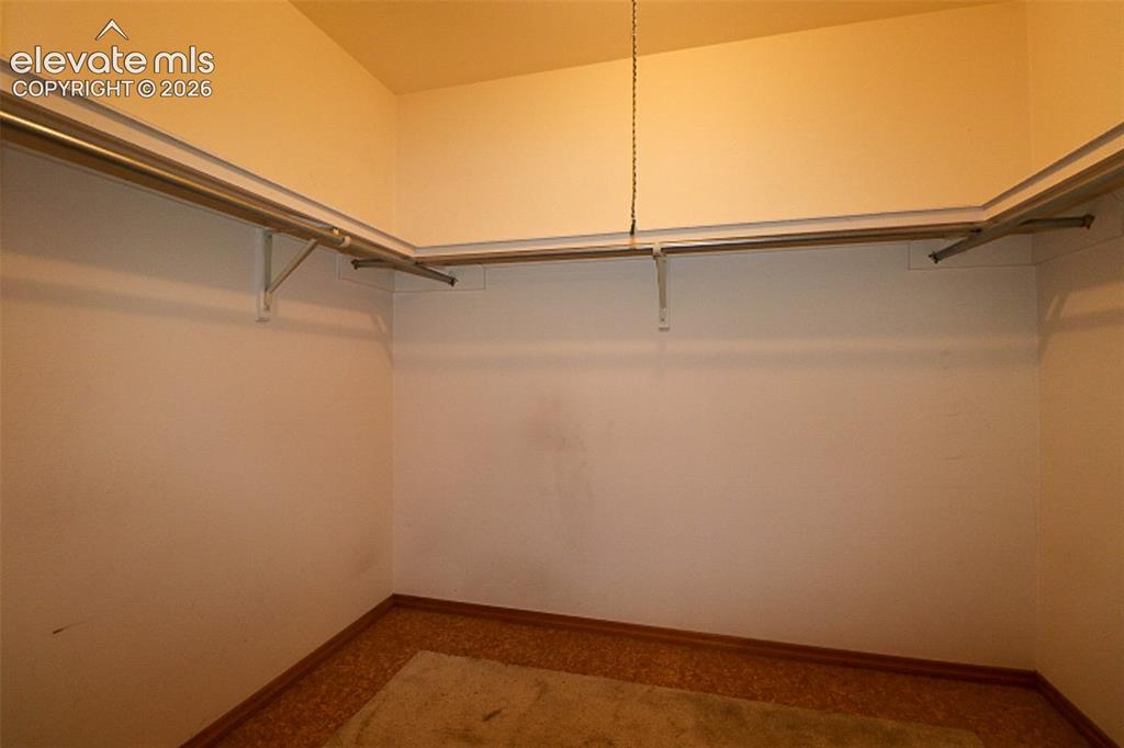 Image 19 of 39: Closet