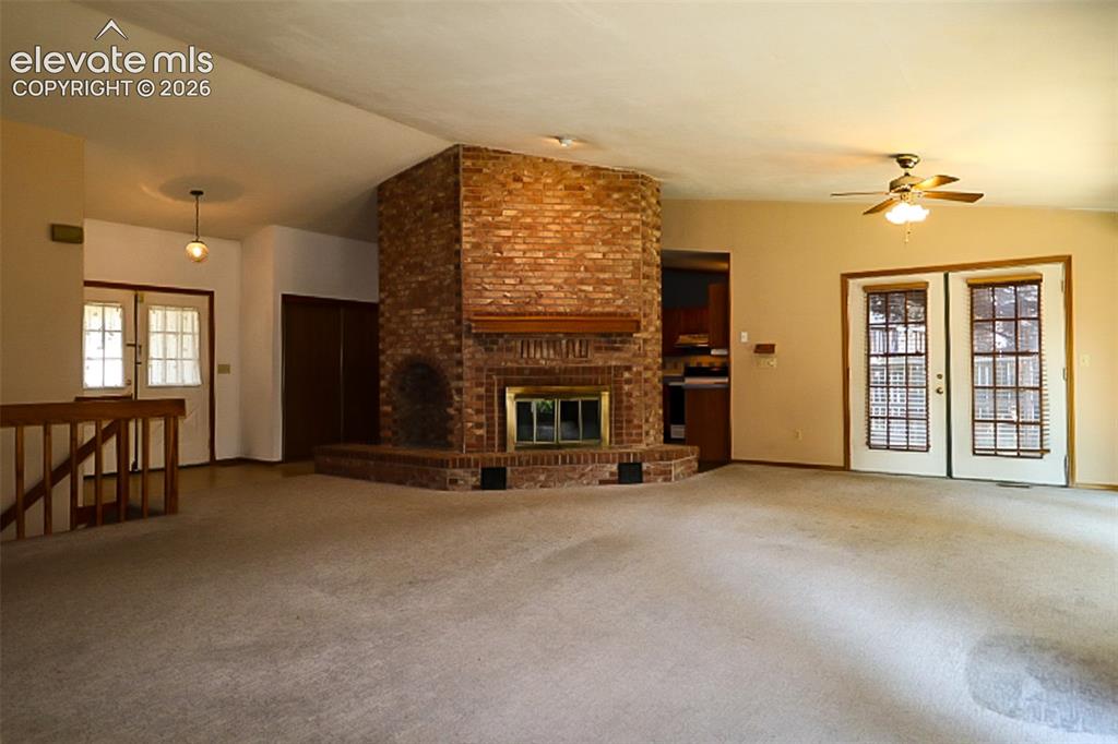 Image 5 of 39: Living Room