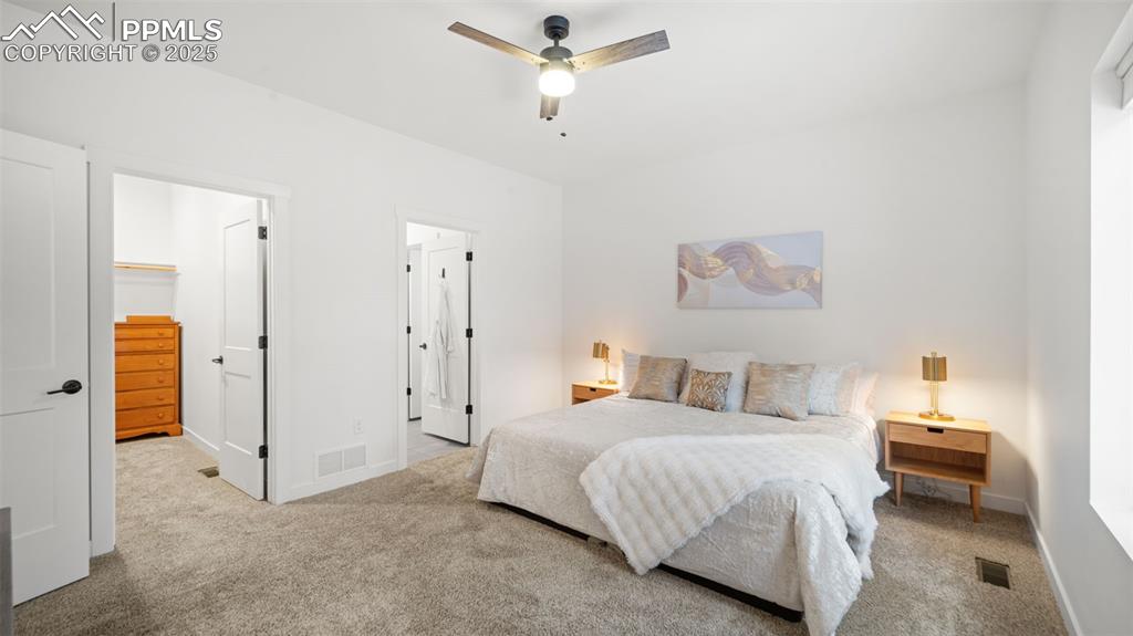 Image 13 of 33: Bedroom