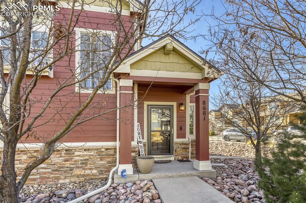 Image 1 of 13: Entry