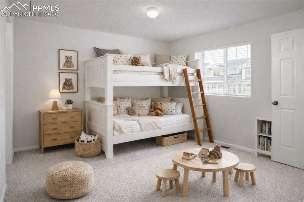 Image 10 of 13: Bedroom