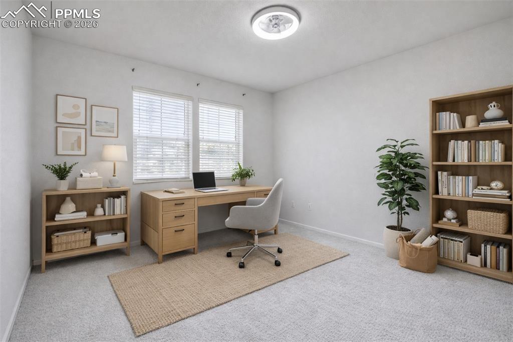 Image 9 of 13: Office