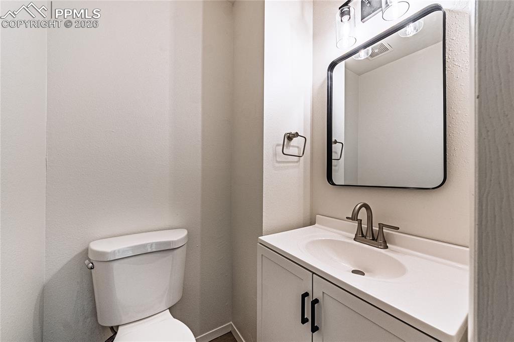 Image 10 of 22: Bathroom