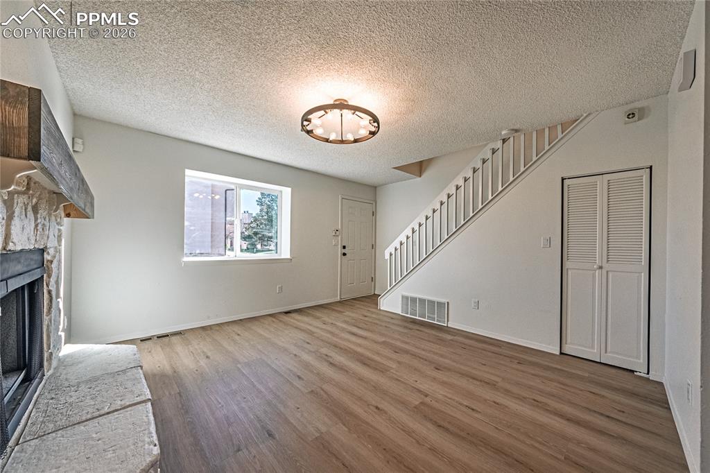 Image 4 of 22: Living Room