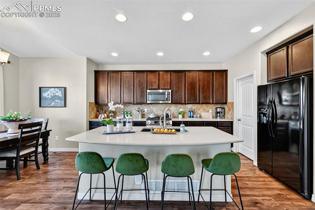 Image 12 of 46: Kitchen