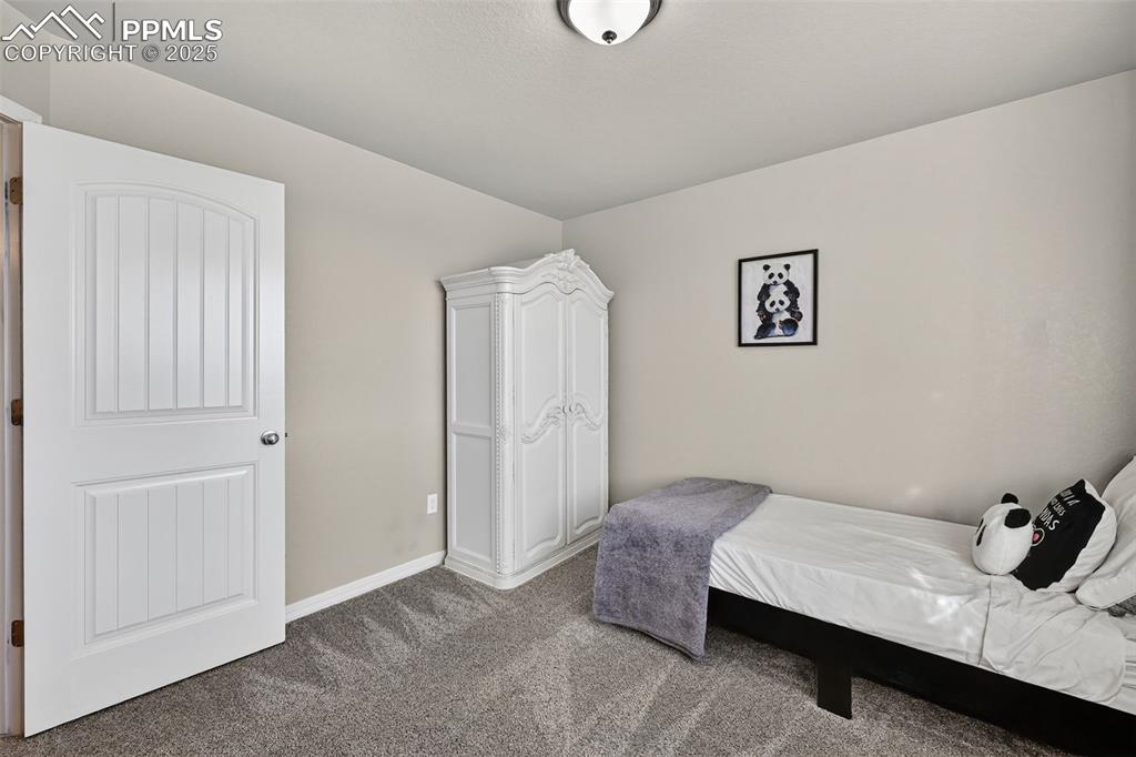 Image 19 of 46: Bedroom