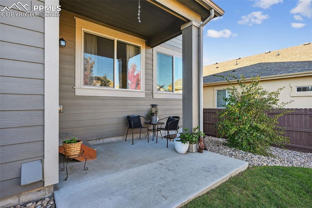 Image 31 of 46: Patio