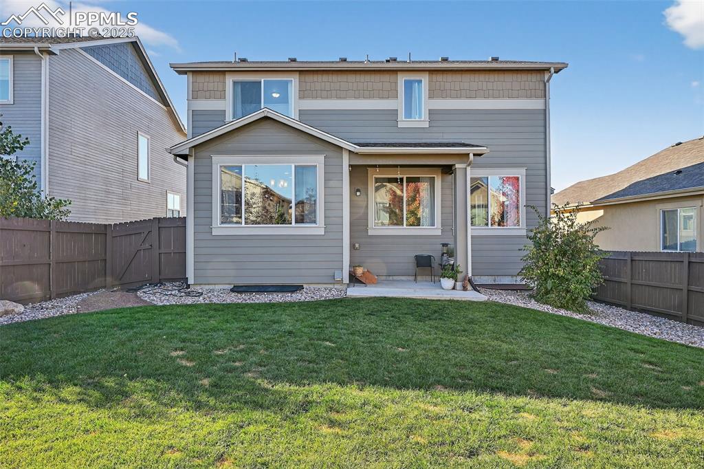 Image 33 of 46: Back of Structure