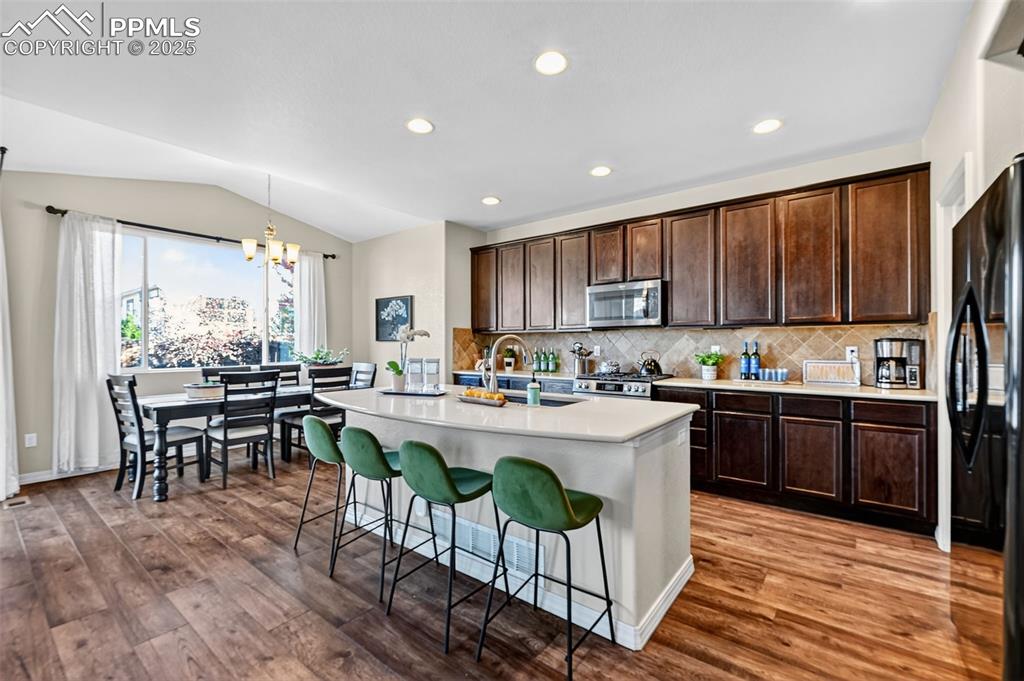 Image 4 of 46: Kitchen