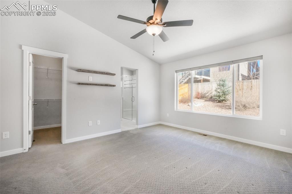 Image 15 of 50: Bedroom