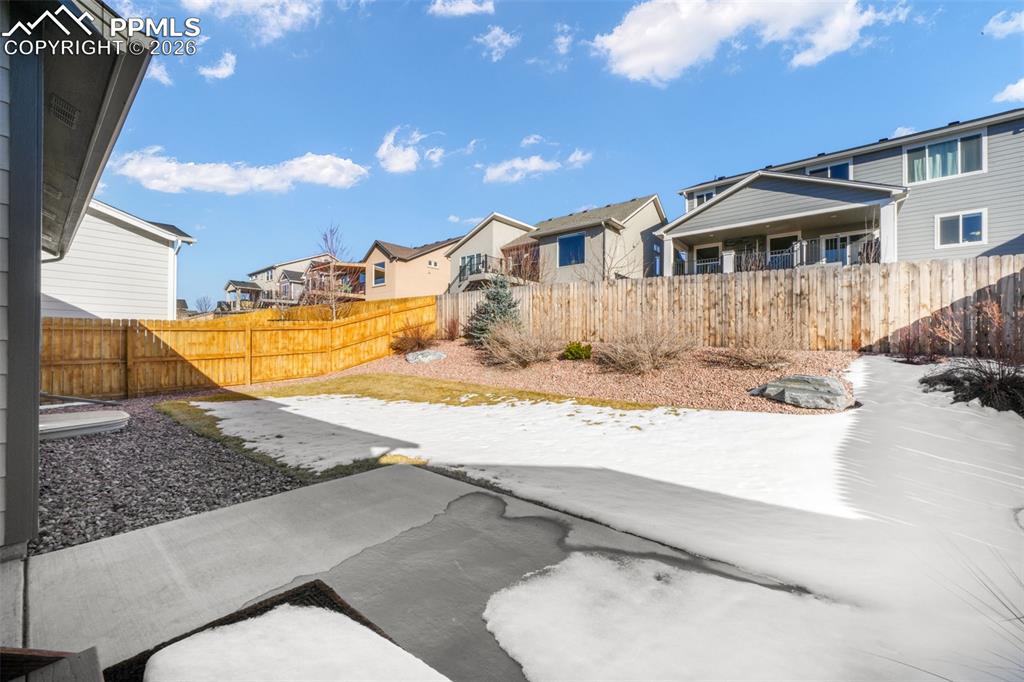 Image 41 of 50: Patio